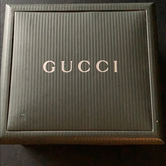 Stainless Steel Gucci watch in box. Vintage. - Picture 4 of 5